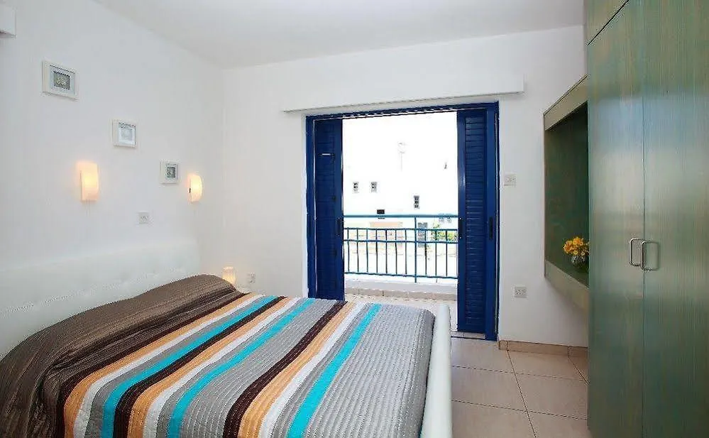 Naxos Villas Protaras 0*,  Chipre